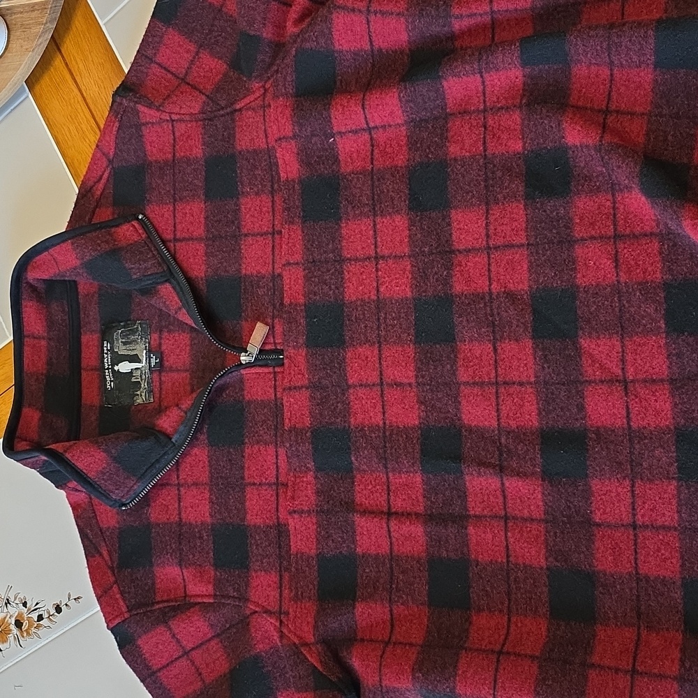 John Wayne  Men's Red and Black Plaid Quarter-Zip Shirt. Size Large Long Sleeve